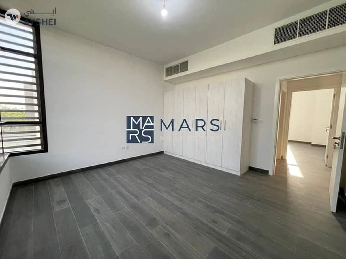 🌟 Luxurious 5-Bedroom Signature Villa for Sale in Nasma Residence