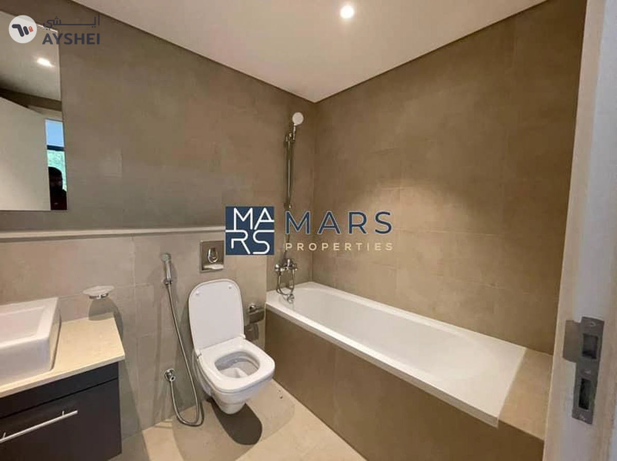 🌟 Luxurious 5-Bedroom Signature Villa for Sale in Nasma Residence