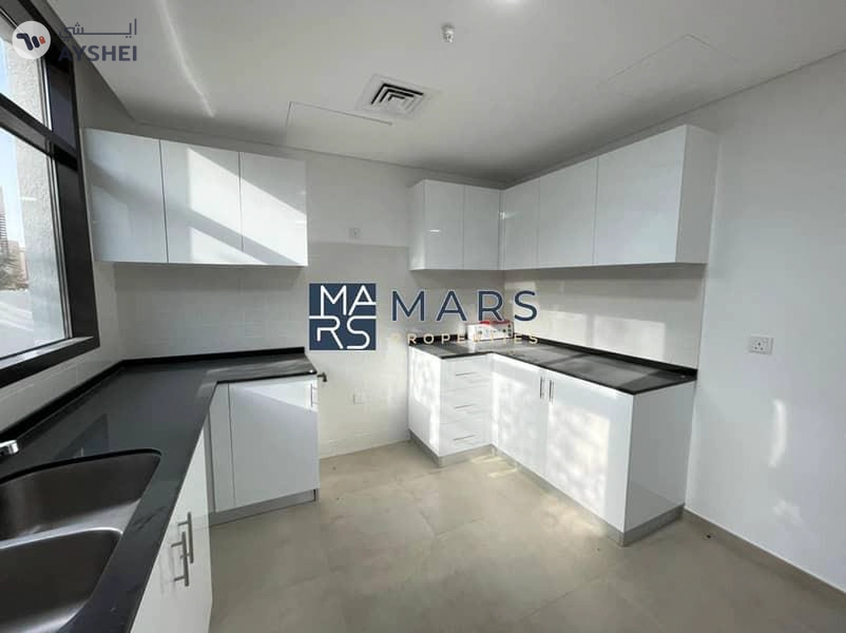🌟 Luxurious 5-Bedroom Signature Villa for Sale in Nasma Residence