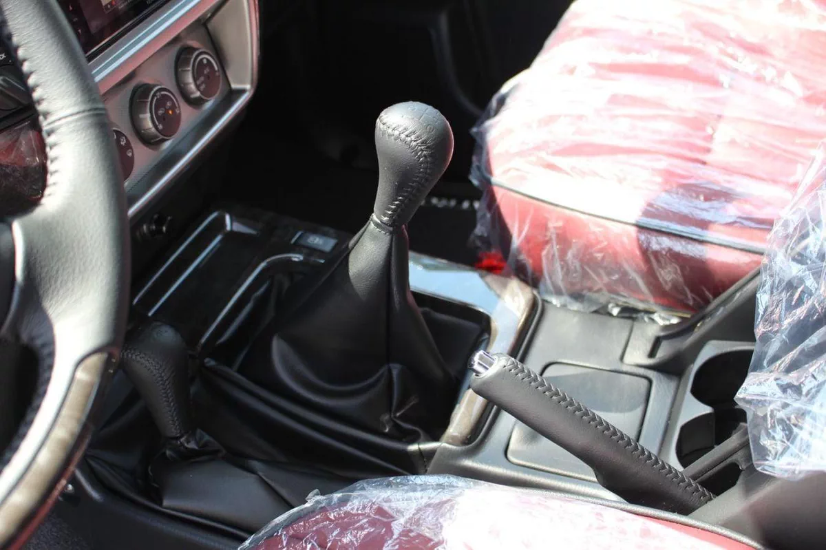 Nissan Patrol SUPER SAFARI Manual Gear |Brand New | Under Official Dealer Warranty | Full Option-8-0