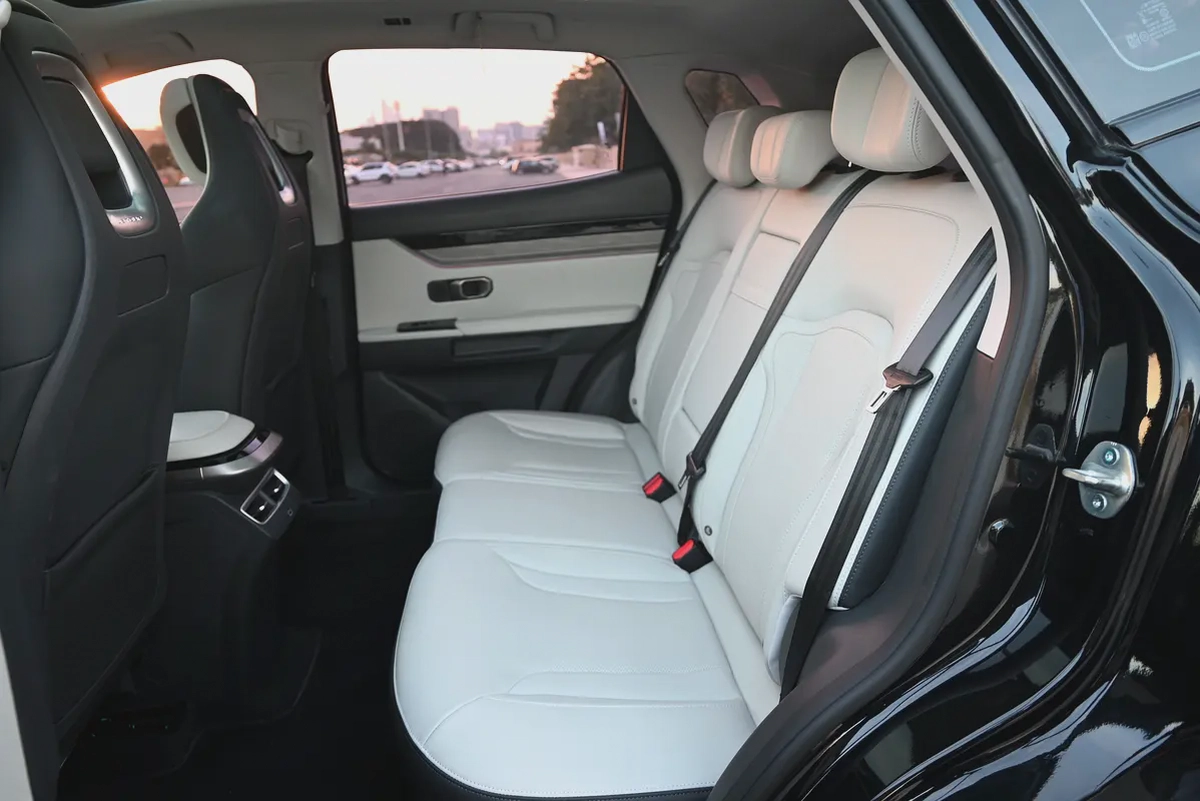 0% DP - AGENCY MAINTAINED - GCC SPECS - JETOUR DASHING 1.6TC LUXURY - LOW MILEAGE