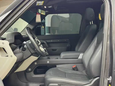 Land Rover Defender 90 SE P300 2022 - American Specs - Pristine Condition-9