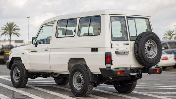 Toyota Land Cruiser LAND CRUISER HARDTOP 3DOOR 4.5L V8