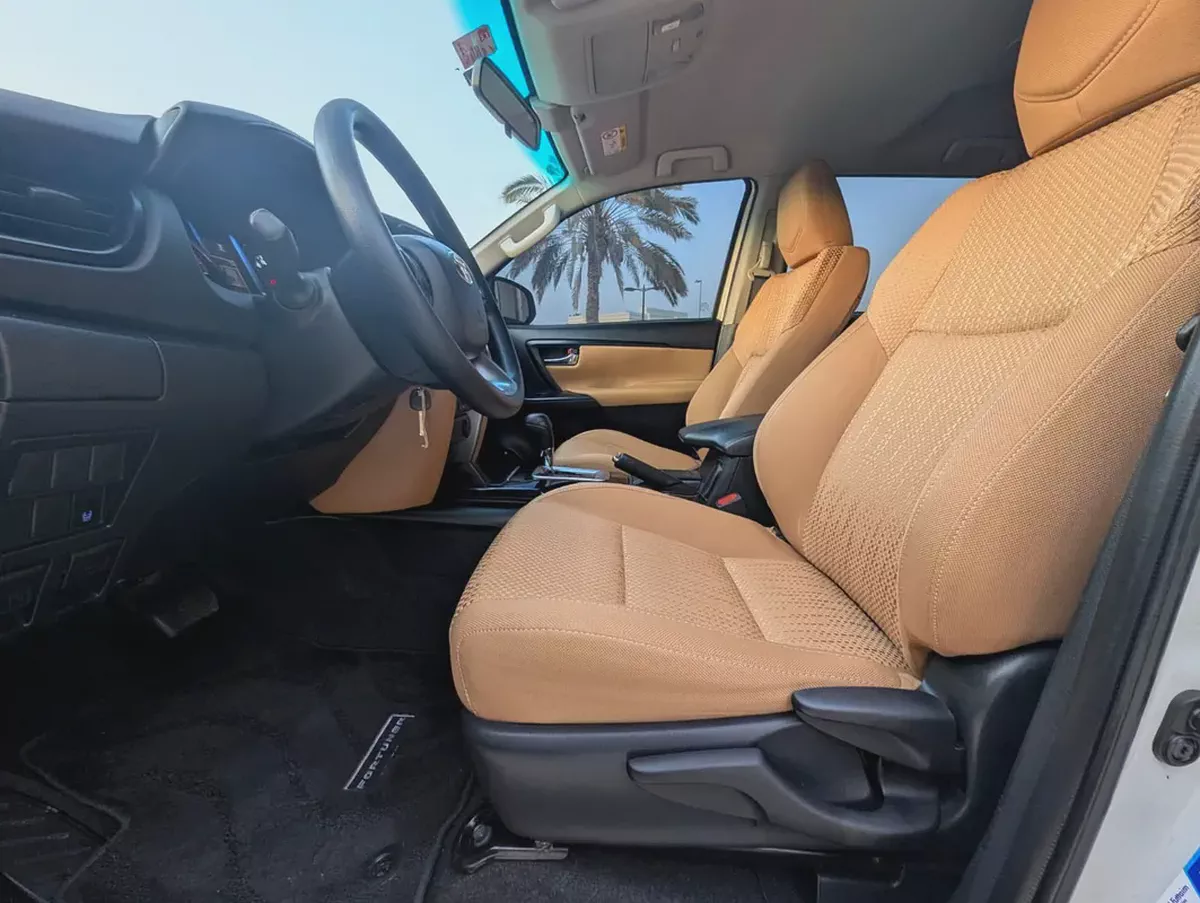 Toyota Fortuner 2023 4X4 V4 2.7L Excellent Condition-10-10