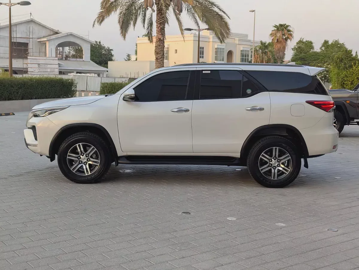 Toyota Fortuner 2023 4X4 V4 2.7L Excellent Condition-7-7