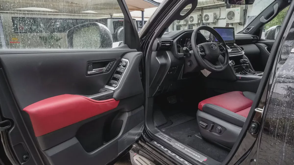 Toyota Land Cruiser VXR 3.5L 2026 GCC Specs For Export-15-15