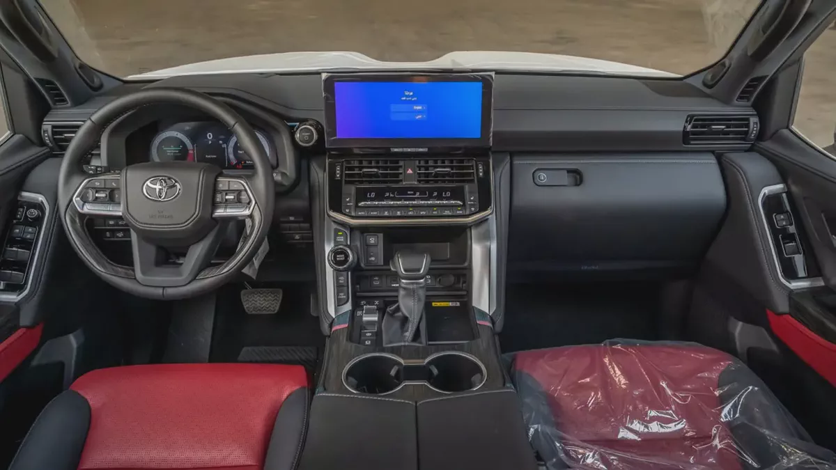 Toyota Land Cruiser VXR 3.5L 2026 GCC Specs For Export-8-8