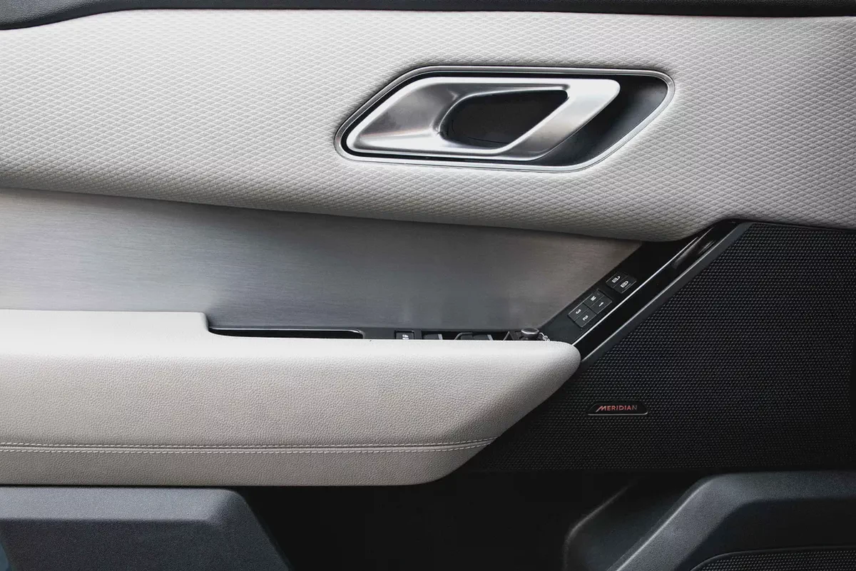 2,253 P.M |  Range Rover Velar S | 0% Downpayment | ONE OWNER | FULL LAND ROVER HISTORY-12-12