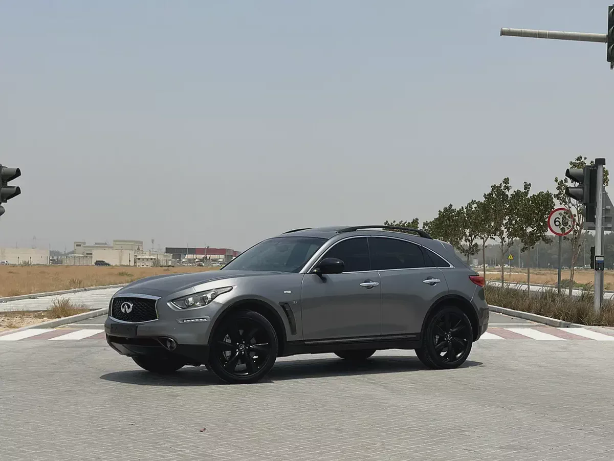 Infiniti QX70 S 2014 | GCC Specs | V6 3.7L | Well Maintained-4-4