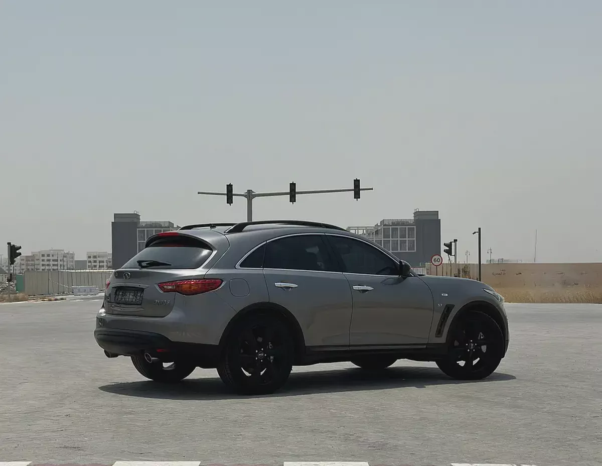 Infiniti QX70 S 2014 | GCC Specs | V6 3.7L | Well Maintained-5-5
