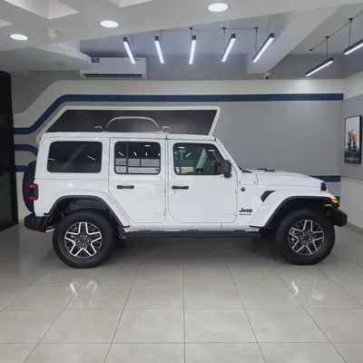 2025 Jeep Wrangler Sahara V6-3