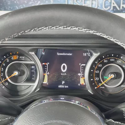 2025 Jeep Wrangler Sahara V6-5