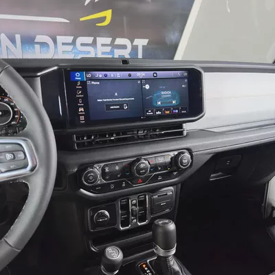 2025 Jeep Wrangler Sahara V6-7