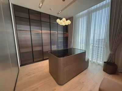Spacious Penthouse| Luxury Living| High-end-3