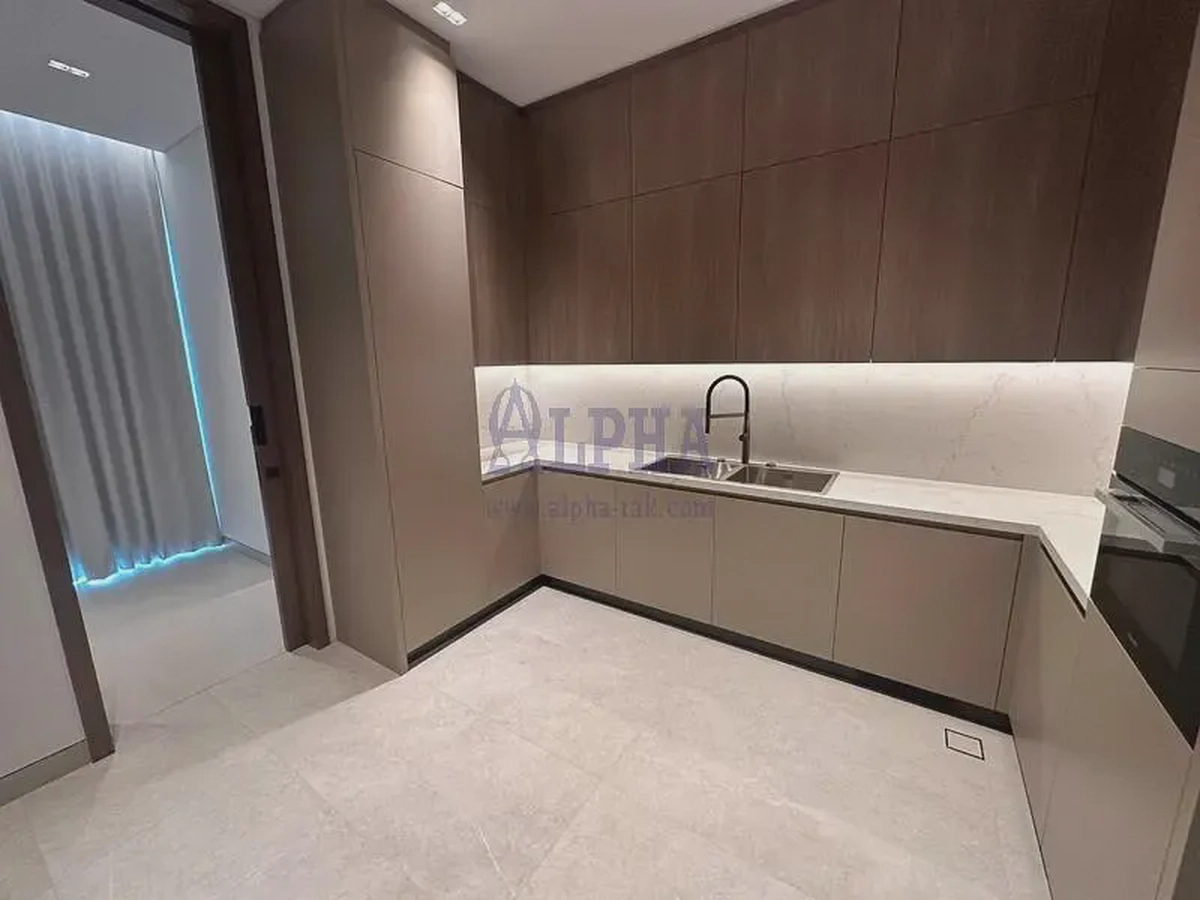 Spacious Penthouse| Luxury Living| High-end-2-2