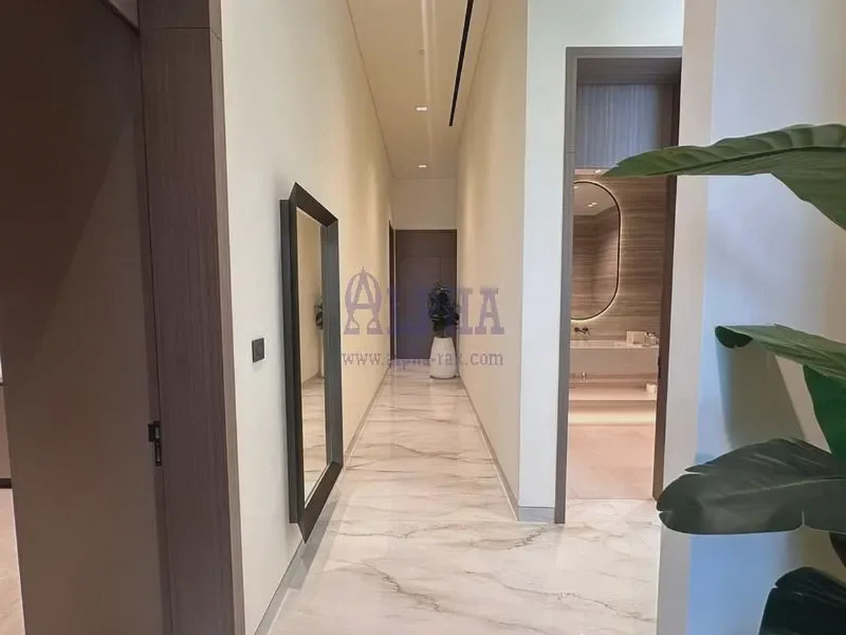 Spacious Penthouse| Luxury Living| High-end-1-1