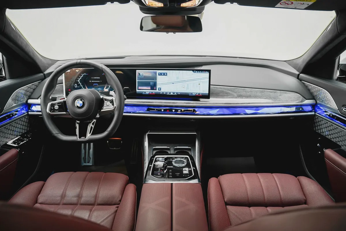 2024 BMW 740I WITH 5 WARRANTY AND SERVICE CONTRACT FROM AGMC-12-12