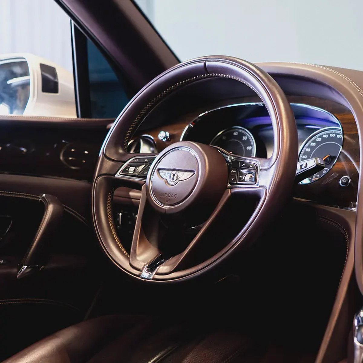 AED 4,982 P.M • 0% Downpayment • Bentley Bentayga • 1 Year Warranty-8-8