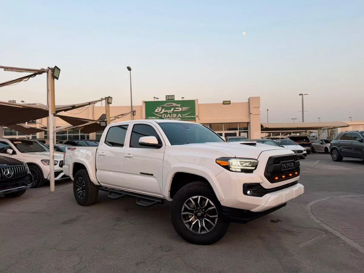 For sale Toyota Tacoma III, 3.5 l, 2023 in UAE, Sharjah-4-4