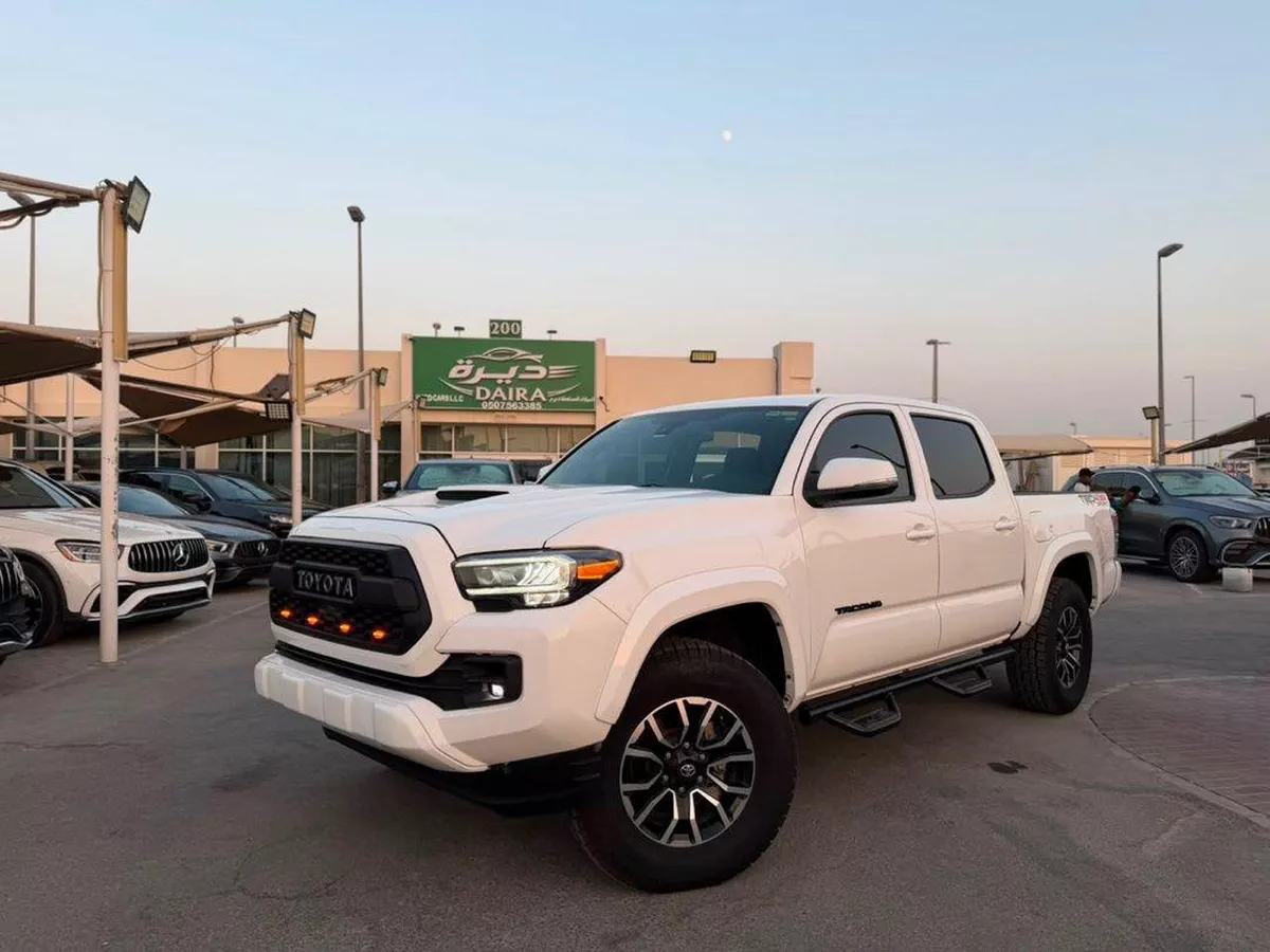 For sale Toyota Tacoma III, 3.5 l, 2023 in UAE, Sharjah