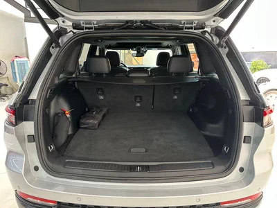 2022 Jeep Grand Cherokee Altitude 3.6L V6 // EMI Starts from 2,100 AED-1