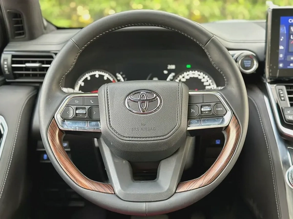 Toyota Land Cruiser VXR