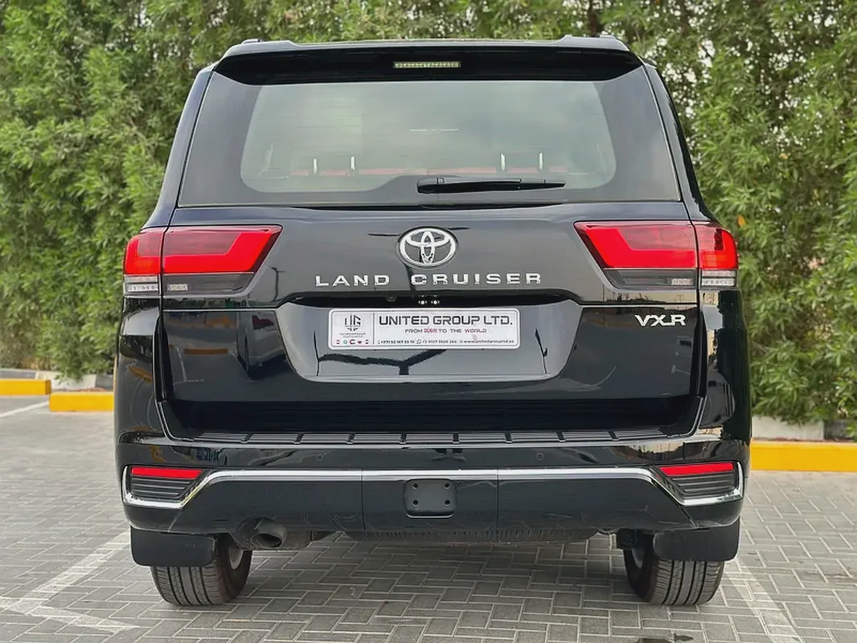 Toyota Land Cruiser VXR-18-18