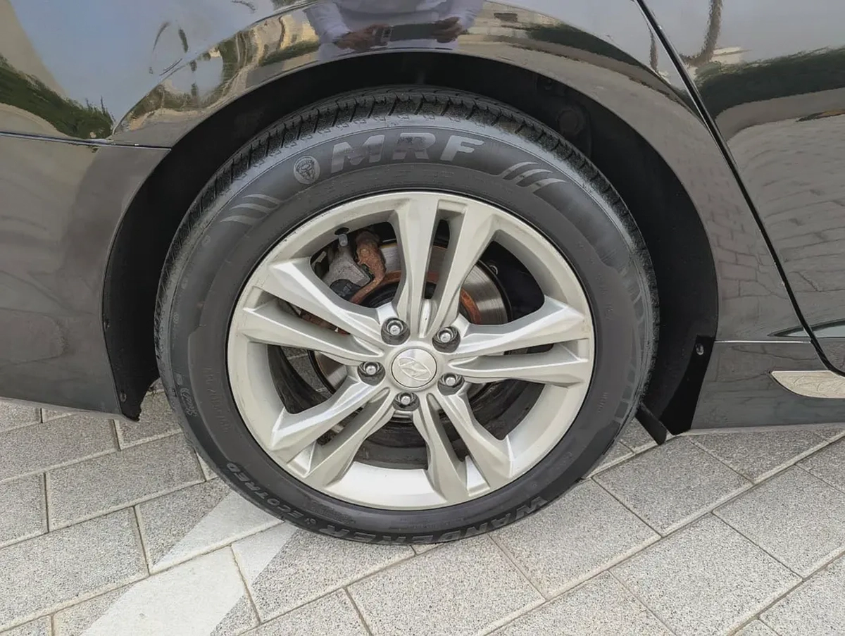 Hyundai Sonata 2018 Sport US Specs Premium Condition 4Cyl Full Option With Sunroof