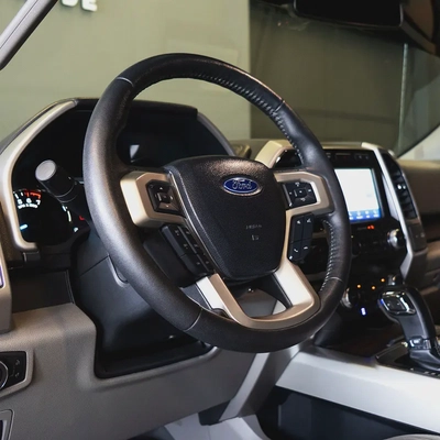 AED 2,299 pm  • 0% Downpayment • Ford F-150 Lariat • 1 Year Warranty-8