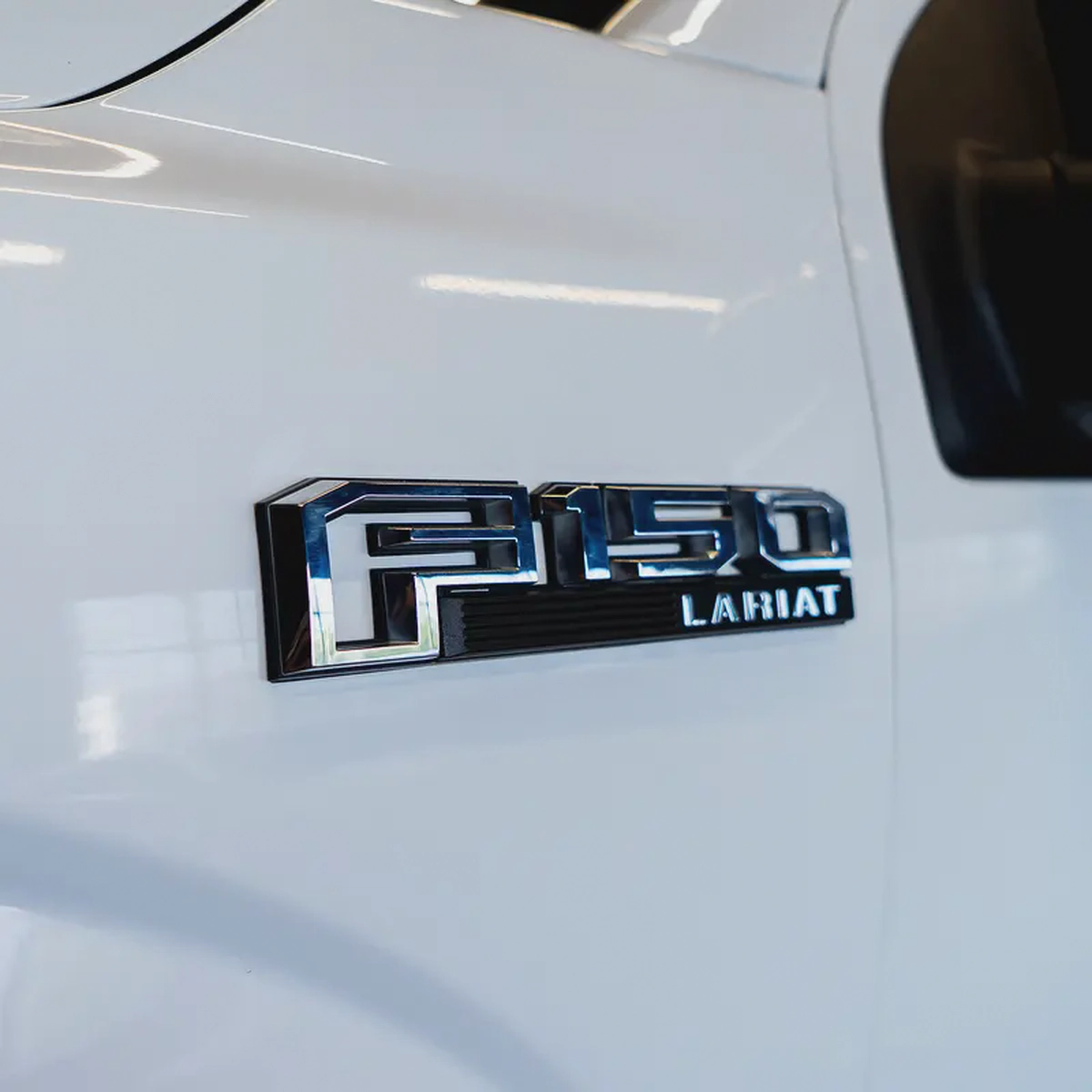 AED 2,299 pm  • 0% Downpayment • Ford F-150 Lariat • 1 Year Warranty-5-5
