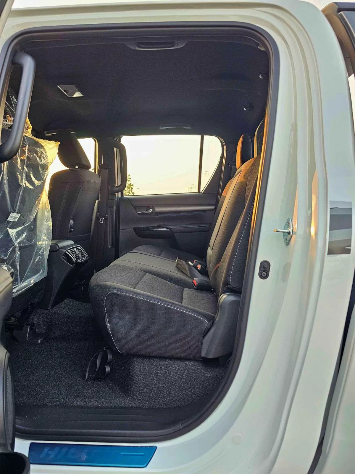 Toyota Hilux ADVENTURE WIDE BODY | 4.0L V6 PETROL | 360 CAMERA | BLIND SPOT | BULLBAR | OVER FENDER | CODE # HPV6-13-0