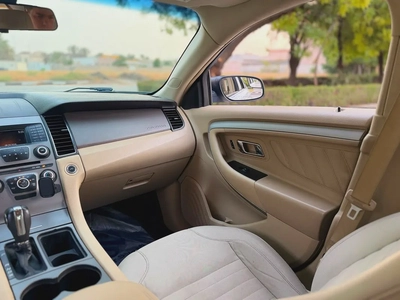 Ford Taurus SE 2018 American Specs-15