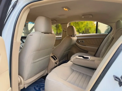 Ford Taurus SE 2018 American Specs-16