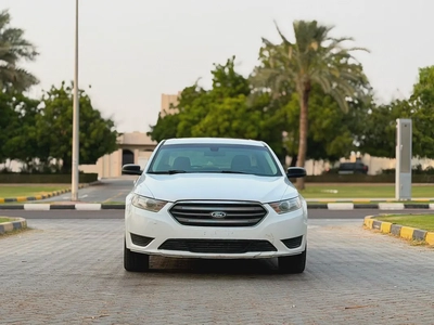 Ford Taurus SE 2018 American Specs-3