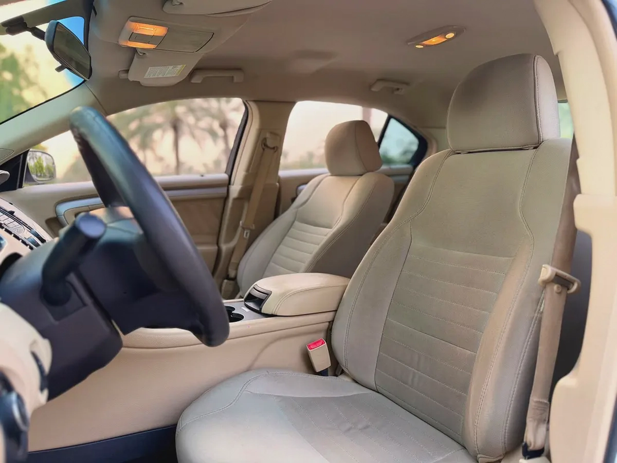 Ford Taurus SE 2018 American Specs-10-10