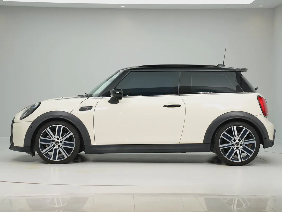 2023 MINI Cooper S | GCC Specs | Pristine Condition-1-1
