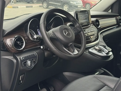 Mercedes V250 full options 360• cameras GCC specs free accident-11