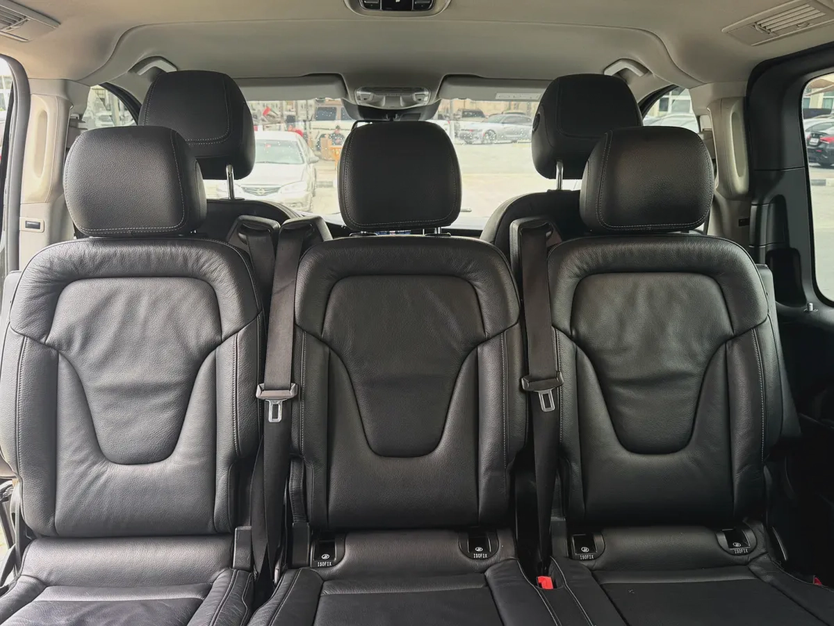 Mercedes V250 full options 360• cameras GCC specs free accident-9-9