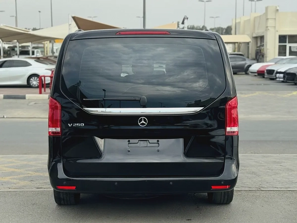 Mercedes V250 full options 360• cameras GCC specs free accident