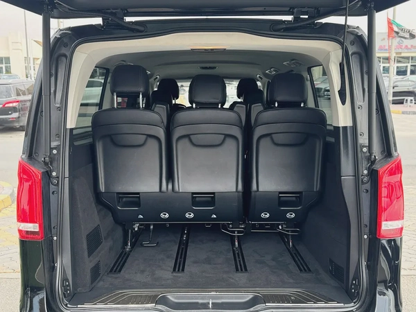 Mercedes V250 full options 360• cameras GCC specs free accident