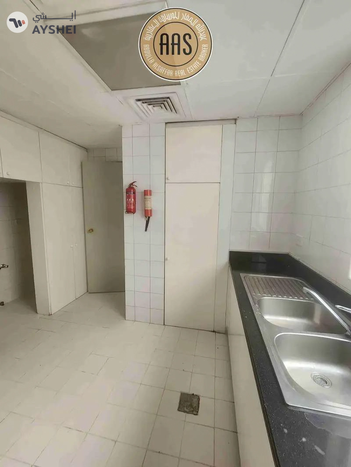 Spacious and clean 2bhk in mankhool with a closed kitchen near sharaf dg metro station-17-17