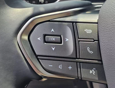 Lexus LX600 SIGNATURE || 3.5L V6 PETROL / RADAR / REAR ENTERTAINMENT SCREEN / HEADS UP DISPALY / COOL BOX (CODE-24