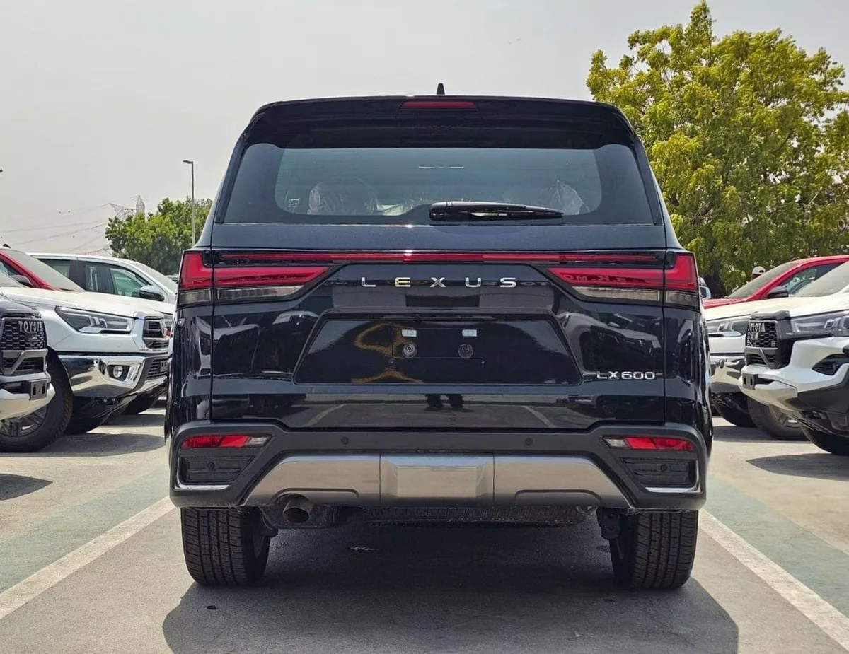Lexus LX600 SIGNATURE || 3.5L V6 PETROL / RADAR / REAR ENTERTAINMENT SCREEN / HEADS UP DISPALY / COOL BOX (CODE-5-0