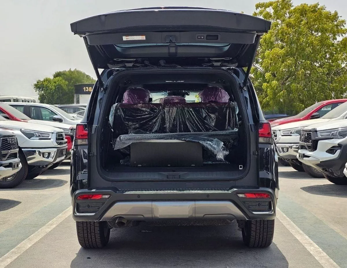 Lexus LX600 SIGNATURE || 3.5L V6 PETROL / RADAR / REAR ENTERTAINMENT SCREEN / HEADS UP DISPALY / COOL BOX (CODE-6-0