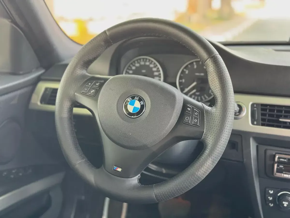 BMW | 323i | 2006 | ONLY | 80622 KM | JAPAN IMPORT | CLEAN TITLE-18-18
