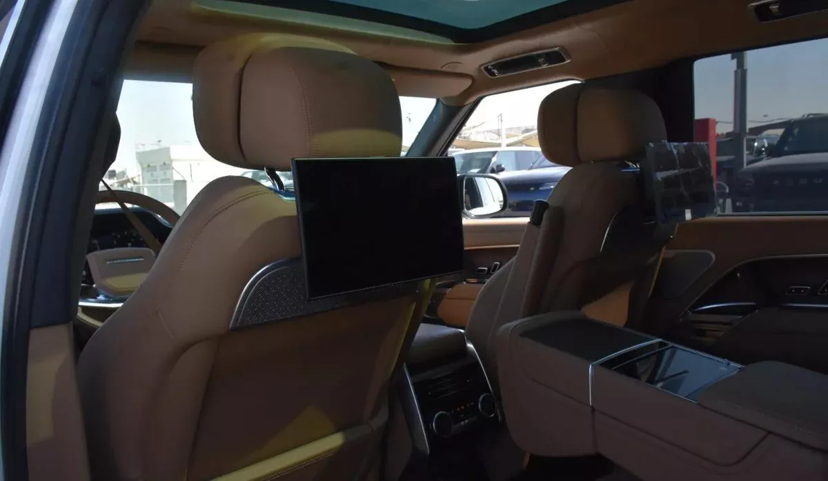 RANGE ROVER AUTOBIOGRAPHY 2025 | WHITE-3-3