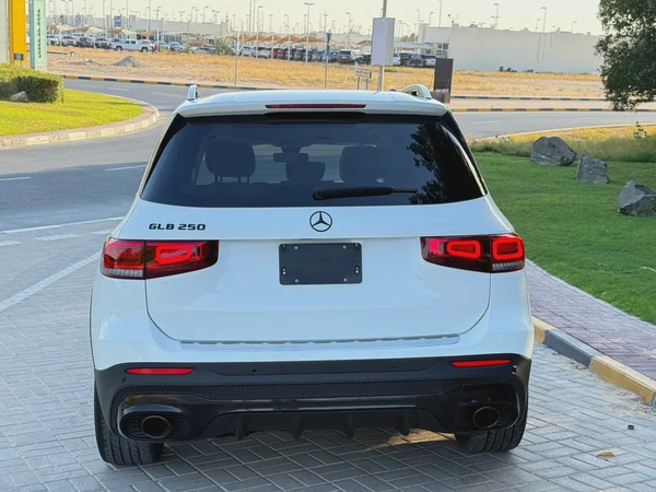 2022 Mercedes-Benz GLB 250 - American Specs - Pristine Condition