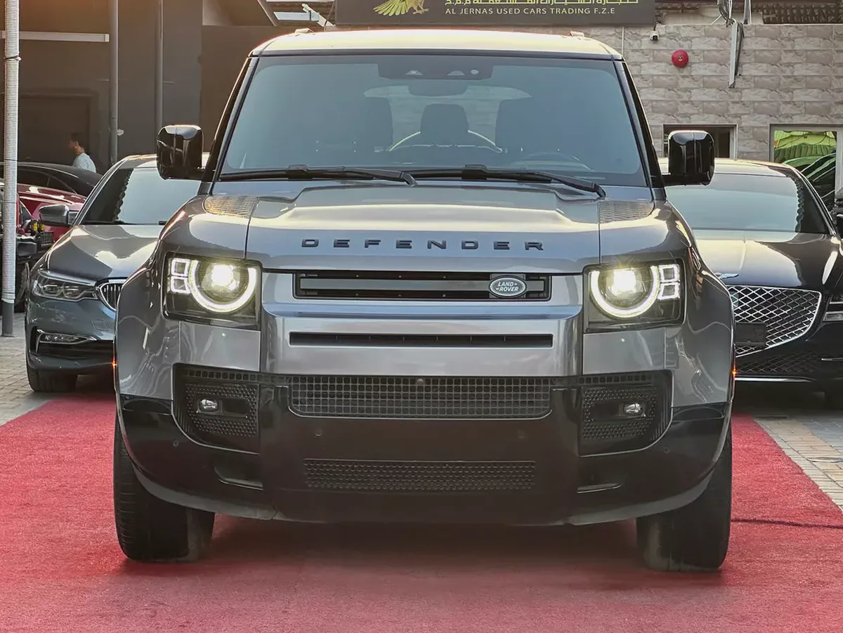 2024 Land Rover Defender 130 X-Dynamic SE - American Specs - GCC Ready