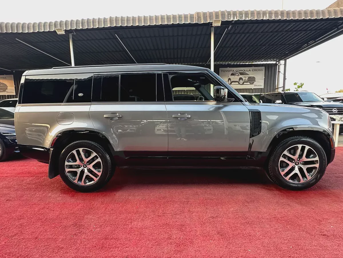 2024 Land Rover Defender 130 X-Dynamic SE - American Specs - GCC Ready-3-3