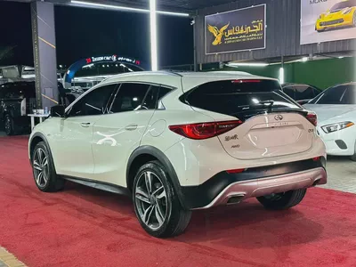 إنفينيتي QX30 موديل 2018 خليجي فل أوبشن محرك تيربو سقف بانوراما ونظام النقطة العمياء-9